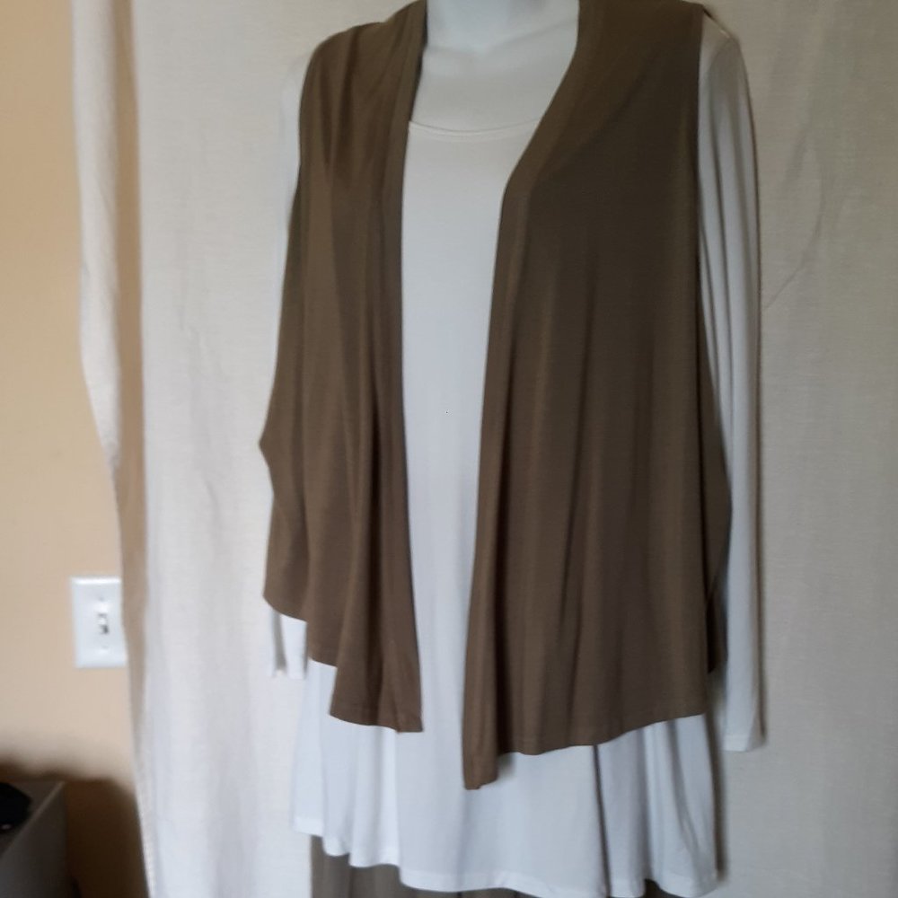 Heartstring Boho Olive Kleen Vest NWOT